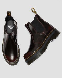 The first Dr. Martens Chelsea boot was produced in the 70s, but the actual style dates back to the Victorian era. Today, the 2976 Chelsea boot is a slick, uncompromisingly fashion-forward look for all genders — and with a sure fit and an easy-on, easy-off elasticized gusset, it's a versatile boot that works with everything.This season, the boot gets an empowering boost from an aggressive, 1.5" platform sole. Elastic gussets Pull-on Chelsea boot style 1.5" platform Constructed on the iconic and c Doc Martens Chelsea, Doc Martens Chelsea Boot, Chelsea Platform Boots, Rose Gold Wedding Shoes, 2976 Chelsea Boots, Basic Sandals, Gold Wedding Shoes, Chelsea Boots Style, Shoes Trends