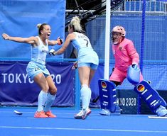 the women's field hockey team is playing against each other