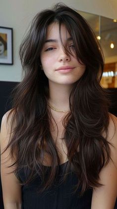 Hairstyles Buns, Long Dark Hair, Women's Hairstyles, Penteado Cabelo Curto, Hair And Beauty, Long Layered Hair, Haircuts For Long Hair, Long Hairstyles