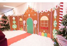 Christmas Cubicle Decorations, Christmas Hallway, Diy Candyland, Christmas Door Decorating Contest, Christmas Classroom Door, Gingerbread Party, Gingerbread Christmas Decor, Wreath Candy, Gingerbread House Decorations