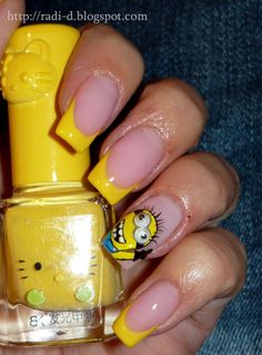 Deixe seus dedos brilharem como os Minions! 💅💛 Explore 41+ ideias personalizadas e divertidas de unhas decoradas inspiradas nesses adoráveis amarelinhos. Transforme suas unhas em obras de arte travessas com a magia dos Minions! #UnhasDecoradas #MinionsMania #InspiraçãoNailArt Champagne Nails, Crazy Nail Designs, Feather Nails, Funky Nail Art, The Minions, Cute Minions, Go Bananas