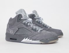 Jordans Aesthetic, Wolf Grey Jordans, Jordan New, Grey Jordans, Popular Sneakers, Nike Air Jordans, Sneakers Adidas, Air Jordan 5