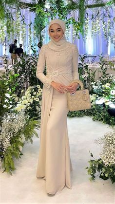 #Ootdhijab, #ootdkekinian, #ootdhangout, #ootdremaja #aestheticfashionOotd hijab, ootd kekinian, ootd hangout, ootd remaja aesthetic fashion Beautiful Gown Designs, Braidsmaid Dresses, Model Gamis, Dress Pesta, Kebaya Dress, Lace Dress Design