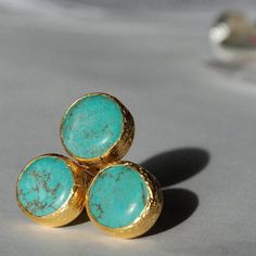 Big turquoise ring, with three stones, statement ring, gold vermeil over sterling silver, big blue t Chunky Ring, Gold Statement Ring, Chunky Rings, Funky Jewelry, Labradorite Ring, Turquoise Stones, Ring Boho, Boho Ring, Three Stone Rings