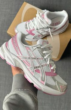 Pink Gel Asics, Pink Asics Shoes, Silver Pink Outfit, Pink Asics Outfit, Asics 1130, Asics Outfit, Gel Asics, Asics Gel 1130