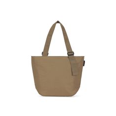 Améliorez votre expérience de déjeuner avec le sac à lunch Bugatti Tote - un mélange parfait de praticité et d'élégance. Avec sa construction durable, ses éléments de conception réfléchis et son souci du détail, ce sac à lunch est le compagnon ultime pour les personnes occupées qui recherchent une façon élégante de transporter leurs repas. Choisissez Bugatti et faites une déclaration partout où vous allez. Functional Lunch Bag With Removable Pouch For On-the-go, Trendy Rectangular Lunch Bag For Everyday Use, Eco-friendly Everyday Rectangular Lunch Bag, Practical Tote Lunch Bag For Travel, Practical Travel Tote Lunch Bag, Casual Rectangular Lunch Bag For Everyday Use, Casual Rectangular Lunch Bag For Everyday, Practical Everyday Bucket Bag, Everyday Practical Bucket Bag