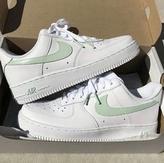 The Green Swoosh Custom Air Force 1 provides a stylish and comfortable addition to any wardrobe. The unique green swoosh design gives these shoes a modern look that stands out and the patented Air Force 1 cushioning provides dynamic support for all-day comfort. iends, family, that special someone, or yourself ✨ - Exactly as shown in the pictures. - Brand New & Authentic. 💯 - Hand Painted with attention to detail. 👨‍🎨 - Waterproof and Flexible. ❤️ - Unisex model. Please refer to the Size Chart Παπούτσια Nike Free, Buty Jordan, Обувь Air Jordan, Boty Nike, Skor Sneakers, Trendy Shoes Sneakers, Nike Shoes Girls, Dr Shoes, Preppy Shoes