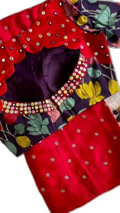 Plain Blouses Designs, Pen Kalamkari Blouses, Double Colour Blouse Design, Plain Blouse Designs Latest Silk, Kalamkari Blouse Designs Latest, Blouse Patterns Latest, Trendy Blouse Patterns, Kalamkari Blouse Designs, Basic Blouse Designs