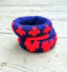 Christmas Gift Wool Knit Bracelets Chunky Nordic Knit Boho Cuffs Set Of Three Blue and Red Bangles B Knit Bracelets, Chunk Jewelry, Red Bangles, Knit Bracelet, Boho Cuff, Knit Jewelry, Bracelets Bangle, Handmade Pet, Red Jewelry