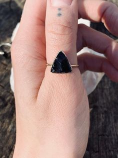 Minimalist Crystal Ring For Healing, Black Gemstone Rings For Healing, Minimalist Adjustable Rings With Raw Stone, Weird Rings, Raw Obsidian, Raw Stone Rings, Black Obsidian Ring, Geometric Rings, Black Tourmaline Ring