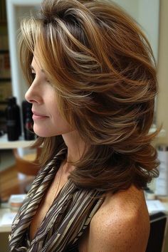 Feathered Hair Cut, Haircuts For Medium Length Hair, Layered Haircuts For Medium Hair, Haircuts For Medium Hair, Penteado Cabelo Curto, Hair Color And Cut, Long Layered Hair, Feathered Hairstyles