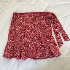 Nwot Shein Juniors Size S Skirt. Red And White. Brand New, Never Worn! Ties On The Side. Zipper, Ruffled Front. So Cute!!! Shein Skirts, White Brand, Side Zipper, Red White, Red And White, Womens Skirt, Skirt, Zipper, Brand New