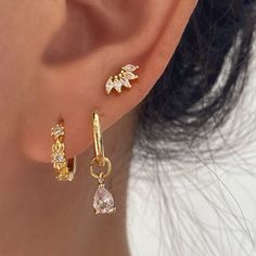 Earrings Thirds, Earring Stacks Gold 2 Holes, Cute Ear Stacks, Second And Third Ear Piercing, Third Piercing Ears, Thirds Earrings, Earring Stacks 3 Holes, Earring Stacks Gold