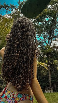 Long 3b Curly Hair Hairstyles, Curly Beach Hair, Long Natural Curly Hair, Curly Hair Tutorial, Curly Hair Photos, Curly Hair Styles Easy, Beautiful Curly Hair, Hairdos For Curly Hair, Long Curls