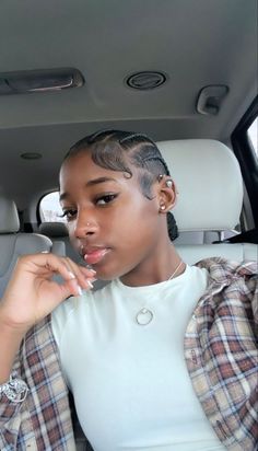 Layered Haircuts Bob, Bob Pixie Haircut, Medium Length Layered Haircuts, Bob Pixie, Cute Box Braids, Single Braids, Cute Box Braids Hairstyles