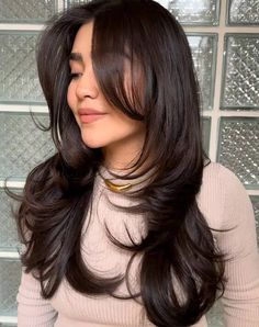 Butterfly Layers, The Butterfly Haircut, Haircut For Women, Butterfly Haircut, Stylish Haircuts, Haircuts For Medium Hair, Haircuts Straight Hair, Trending Haircuts