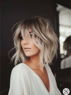 Style Inspiration Over 40 Hair, Hairstyles Over 40 Fine Hair, Long Choppy Bobs For Fine Hair, Carachele Hair Bob, Bob With Movement, Growing Out A Bob Stages Of, Shaggy Bob Curtain Bangs, Hair Ideas 2024 Women, Style Inspiration 2024