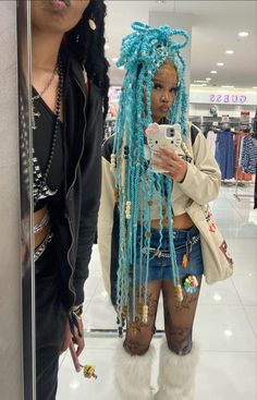 Crystalcore Outfit, Harajuku Black Women, Cute Black Hair Styles, Dreads On Women, Fun Black Hairstyles, Y2k Black Hairstyles, Wolfcut Braids, Alt Braids, Cool Hairstyles For Long Hair