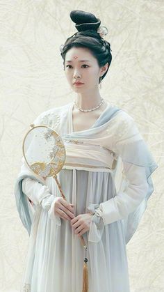 Chinese Outfits, Asian Traditional Clothes, Chinese Picture, Film China, Chinese Accessories, Chinese Fashion, Chinese Ancient