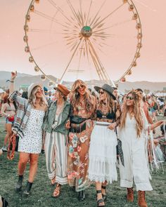 Coachella Outfit Boho, Moda Coachella, Coachella Theme, Bohemian Schick, Coachella Party