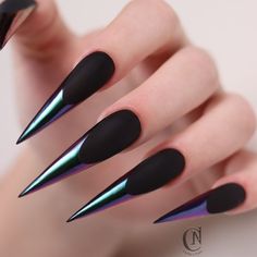 Mood 🖤🖤😈😈 by @chellys_nails 🦄💗 Check out more acrylic nail design inspirations from our page✨ #sxccosmetics #nails #nailart #naildesigns #polygel #polygelnails #acrylicnails Ongles Goth, Classy Black Nails, Stilettos Nails, Black Chrome Nails, Witchy Nails, Chrome Nails Designs, Stiletto Nail Art, Gothic Nails, Goth Nails