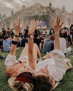 Tomorrowland Festival, Tomorrow Land, Beyond The Horizon, Festival Gear, London Life, Tupac, Summer Festival, Festival Outfits, Old Internet