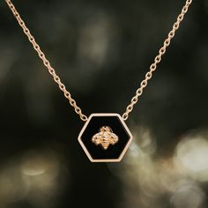 Black and gold hexagon gold bee necklace with cable chain Bee Jewelry Gold, Honey Bee Jewelry Sterling Silver, Honeycomb Necklace, Bumble Bee Necklace, Watch Engraving, Bracelet Apple Watch, Gold Bee, Bee Pendant, Bee Necklace