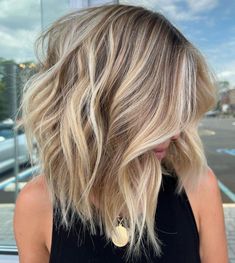 Balayage Blond, Blonde Hair Transformations, Hair Adviser, Haircuts For Medium Hair, Hair Color And Cut, Haircut For Thick Hair, Medium Hair Cuts