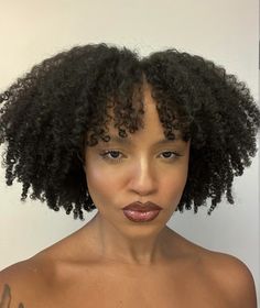 Afro Bob, Twa Haircuts, Short Curly Afro, Fine Natural Hair, Bridal Hair Inspiration, Hairdos For Curly Hair, Queen Hair, Dope Hairstyles