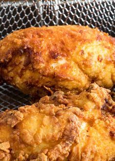 Best Fried Chicken Recipe, Fried Chicken Recipe Southern, Southern Recipes Soul Food, Chicken Recipes Video, Buttermilk Fried Chicken, Easy Recipes For Beginners, Southern Fried Chicken, Fried Chicken Recipes, Cooking Ingredients