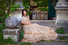 Gold Maternity Dress, Gold Maternity Dresses, Maternity Photography Dress, Photo Shoot Maternity, Beautiful Maternity Dresses, Photography Dress, Maternity Photo Shoot