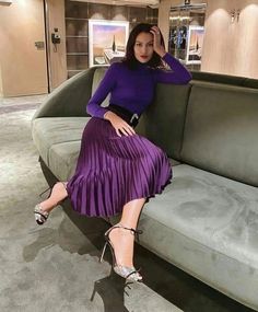 Purple Skirt Outfit, Corporate Outfits, Purple Outfits, Purple Skirt, Purple Top, Modest Fashion Outfits, Purple Fashion, Looks Style, Mode Inspiration