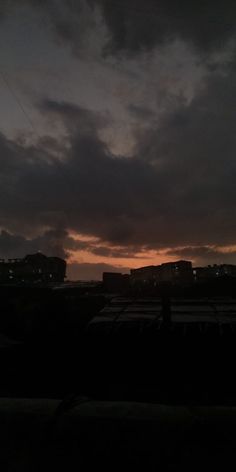 Sky aesthetic Mumbai Photography, Realme C3, Photography Sky, Vintage Photoshoot, Sky Aesthetic, Sky Photography, Vintage Photography, Mumbai, Places To Visit