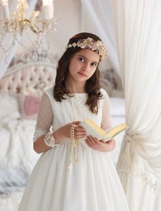 Comuniones Belizon Chiclana - Fot Communion Photoshoot, Comunion Dress, True Love Couples, Communion Party, Kids Corner, First Holy Communion, Holy Communion, Portrait Girl