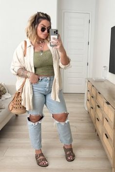 Farmers Market Outfit Summer Plus Size, Mid Size Fashion Summer 2024, Midsize Boho Fashion, Farmers Market Outfit, Midsize Outfits, Casual Outfit Inspiration, Warm Weather Outfits, Thrift Fashion, Clothespins