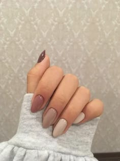 Thanksgiving Nails Color, Ongles Beiges, Almond Acrylic Nails, Thanksgiving Nails, Minimalist Nails, Pretty Acrylic Nails