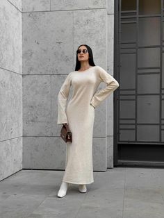 Colors: Champagne, Gray, Green Sizes: XS-S (2-4 US), M-L (6-8 US), XL (10 US) Composition: 30% angora, 10% wool, 40% nylon, 20% viscose Embrace cozy elegance this winter with our Oversized Knit Wool Dress, the perfect long sleeve maxi dress for colder weather. Designed for warmth and style, this dress combines comfort and sophistication with its luxurious wool knit fabric. The knit maxi dress is an ideal choice for those looking for an effortless yet chic winter wardrobe staple. Crafted from hig Maxi Dress For Winter, Dress For Winter, Cold Weather Dresses, Cream Turtleneck, Wool Knitted Dress, Dress Elegant Long, Wool Sweater Dress, Long Knitted Dress, Turtleneck Dress