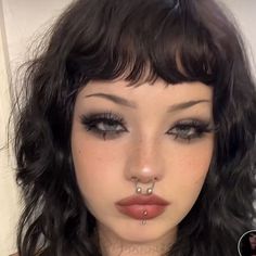 Slightly Emo Makeup, Grunge Gothic Makeup, Makeup Ideas Goth Soft, Cute Simple Goth Makeup, Grunge Makeup Full Face, Dark Make Up Looks Aesthetic, Alt Summer Makeup, Goth Makeup Looks For School