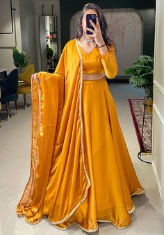 Fascinating Yellow Silk Lace Border Haldi Wear Lehenga Choli Yellow Lehenga For Haldi, Dress For Haldi Function, Haldi Function Dress, Haldi Dress Ideas, Silk Blouse Work, Haldi Ceremony Outfit, Haldi Dress, Haldi Outfits, Haldi Outfit