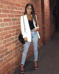 Comfy Jeans Outfit, Foto Tips, Outfit Jeans, Dinner Outfits, Blazer Outfits, White Blazer, Outfit Casual, Outfit Idea, Outfits Casuales