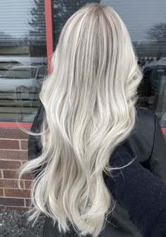 Icy Long Blonde Hair, Blonde Highlights Silver, Balayage White Blonde, Bright Blonde Extensions, Light Roots Blonde Hair, Platinum Blonde Full Head Highlights, Full Head Ash Blonde Highlights, Platinum Baylage, Icy Blonde Dimensional Hair