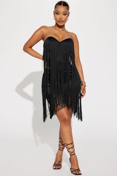 Fringe Outfit Ideas, Fringe Dress Black, Mini Dress Strapless, Fringe Clothing, Asymmetrical Black Dress, Black Fringe Dress, Fringe Mini Dress, Strapless Sweetheart Neckline, Fringe Dress