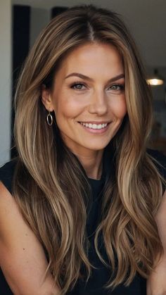 Effortless Elegance: Mom Haircuts That Wow - Fads Elegant Haircuts, Haircut Coupons, Mom Haircut, Mom Haircuts, Mom Hair, Hair Color Caramel, Mom Hairstyles, Color Wow