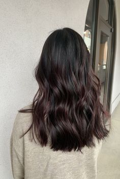 Lived In Dark Brown Balayage, Red Brown Medium Length Hair, Cool Rich Brown Hair Color, Rich Brunette Balayage Hair, Darkest Brown Balayage, Dark Brown Hair Inspo Medium Length, Dimensional Brunette Medium Brown, Fall Black Hair Color, Dark Hair Colors Brown