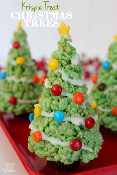 christmas tree rice krispy treats on a red tray