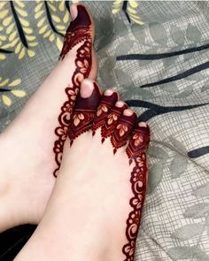 Mehandi Design Foot, Mendhi For Leg, Mehndi Designs Foot Bridal, Legs Simple Mehndi Design, Mehndi Designs Foot Simple, Mehendi Designs For Foot Simple, Bridal Mehndi Designs Leg, Mehendi For Legs Simple, Foot Mendhi Designs