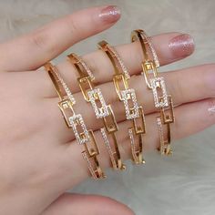 Trending Gold Bangles Design, Unique Bangle Designs Gold, ज्वेलरी डिजाइन, Gold Bangle Design For Women, Fancy Bangles Gold, Trending Gold Jewellery Designs, Gold Bangles For Women Indian, Nikkah Jewellery, Gold Bangles Design Unique