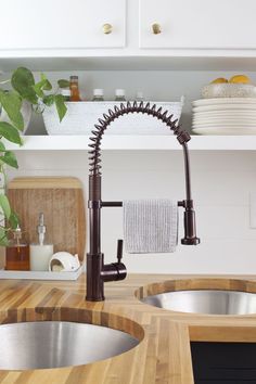 an image of a kitchen sink and faucet in the appliance store