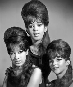 Women's 1960s Hairstyles: An Overview - Hair & Makeup Artist Handbook Sixties Hair, The Ronettes, 60s Girl, 60s Hair, Hair Evolution, Beehive Hair, Hair And Makeup Artist, Big Hair