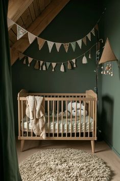 Safari Room Decor, Safari Room, Baby Zimmer, Green Nursery, Baby 2, Kids' Bed, Nursery Inspiration